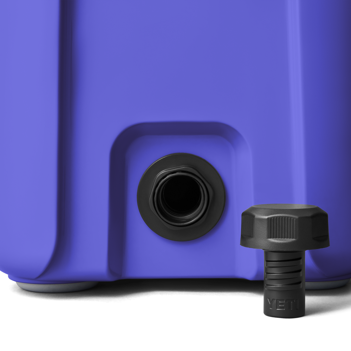 Roadie® 15 Hard Cooler - Ultramarine Violet