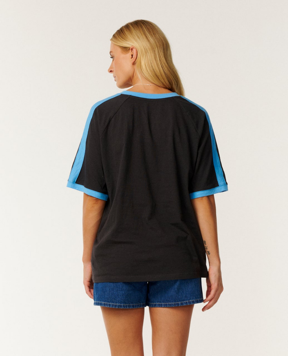 Nova Era V Neck Oversize