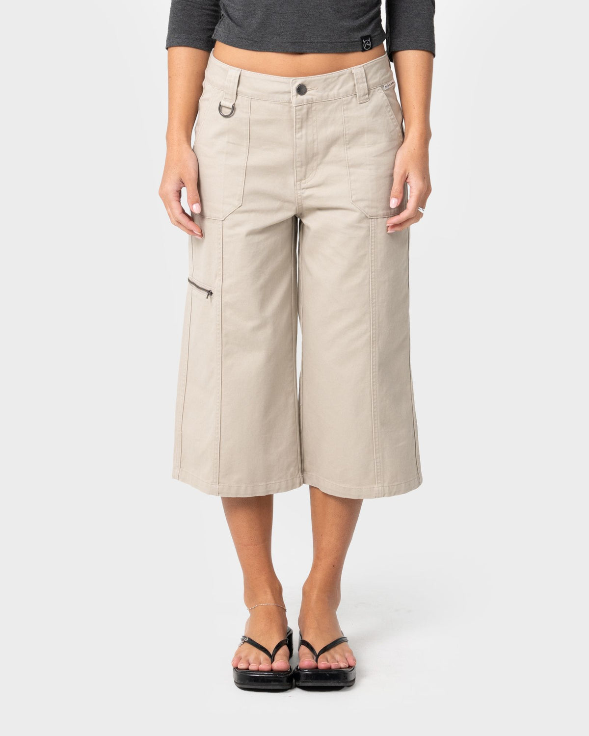 It Gyrl Low Rise Capri Cargo Pant