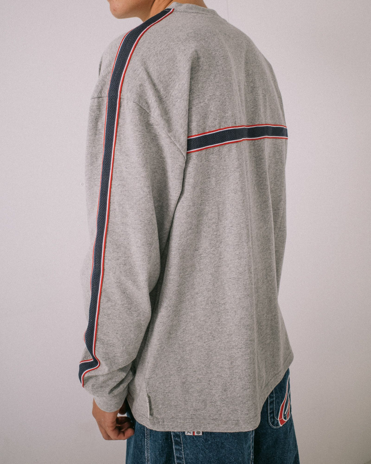 V-MONEY LONG SLEEVE TEE