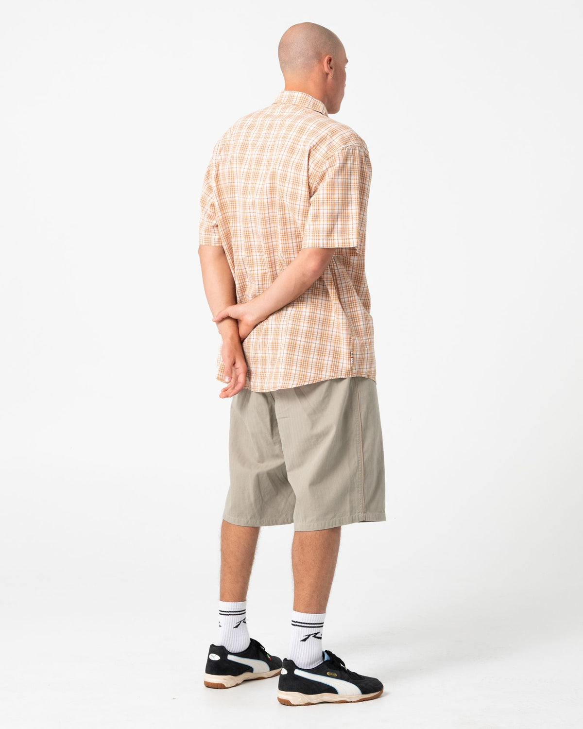 WORLDWIDE CURVED HEM SHORT SLEEVE SHIRT